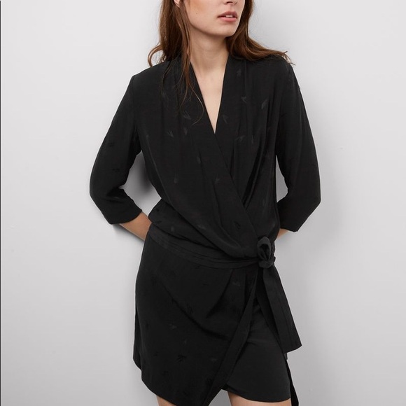 Comptoir Des Cotonniers Dresses & Skirts - NWT Comptoir Des Cotonniers Black Wrap Dress | S